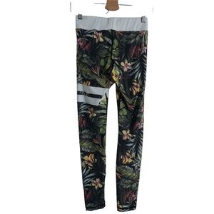 Stronger  Power Leggings  Jungle Print‎ With Black  Stripes Size Small